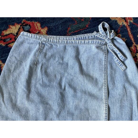 Y2K 90s Liz Claiborne Denim Wrap Mini Skirt W/ Tie & Button Closure Sz 6 Petite - Picture 2 of 16